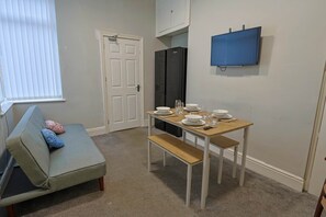 TV - Elevate single suite Darlington room 6 (Darlington)