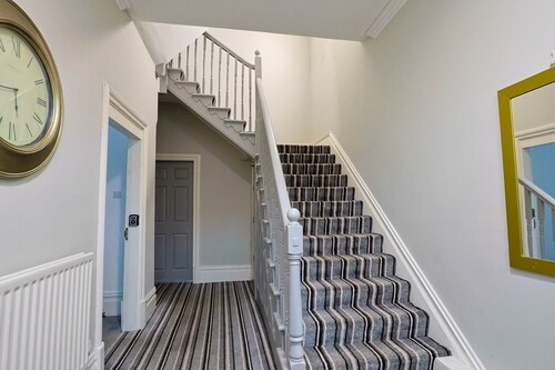 Elevate suites Darlington room 4