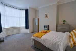 Unclassified image, 2 of 8, button - Elevate Suites Darlington (Room 1) (Darlington)