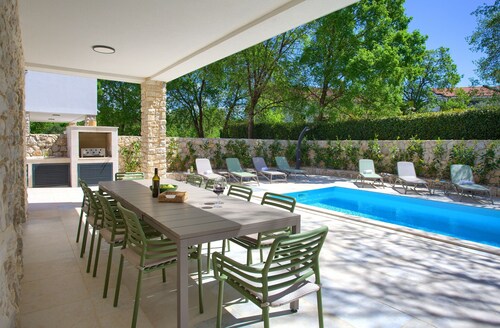 Villa Bellissima mit beheiztem Pool