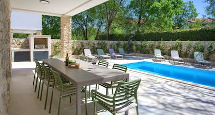 Villa Bellissima mit beheiztem Pool