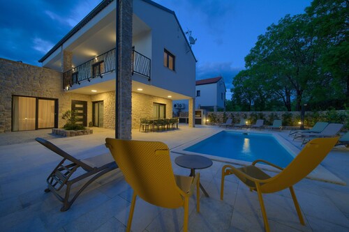 Villa Bellissima mit beheiztem Pool