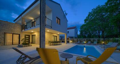 Villa Bellissima mit beheiztem Pool