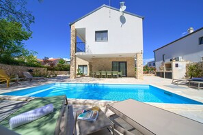 A heated pool - Villa Bellissima with heated pool (Njivice)
