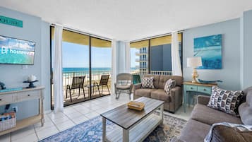 Signature Condo, 2 Bedrooms, Balcony, Beach View | Living room