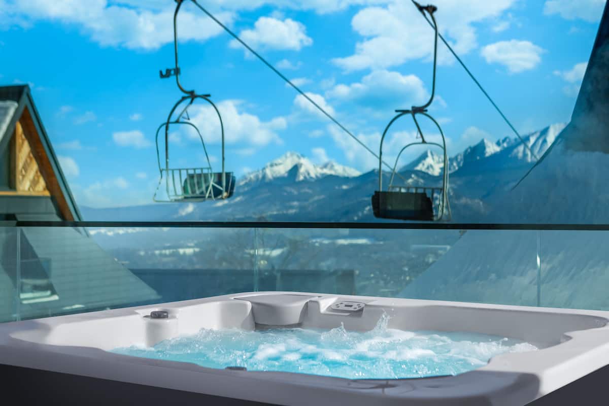 Exclusive Villa, Hot Tub, Mountain View | Private spa tub