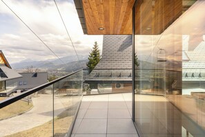 Premier Villa, Hot Tub, Mountain View | Terrace/patio