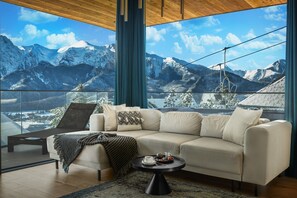 Premium Villa, Hot Tub, Mountain View | Desk, free WiFi - Salamandra Luxury Villas with Jacuzzi (Kościelisko)