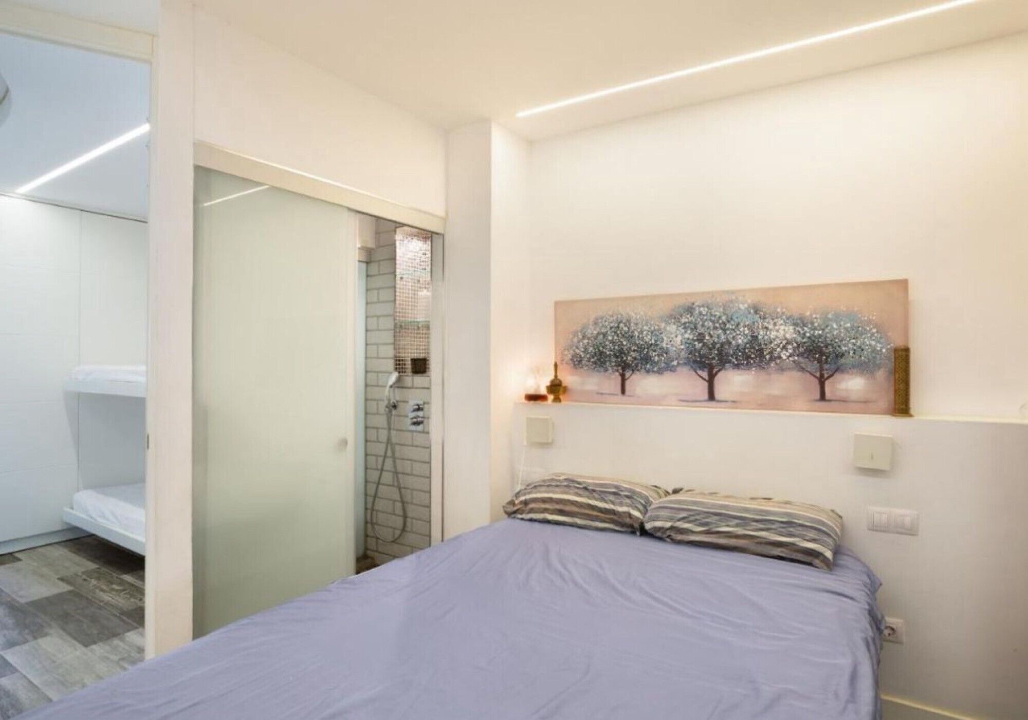 2 chambres, fer et planche à repasser, Wi-Fi, draps fournis