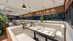 รูปภาพที่ไม่ได้จัดประเภท, 3 จาก 15, ปุ่ม