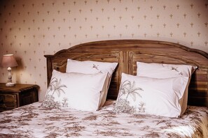 1 bedroom, WiFi, bed sheets - Château de la Grange Moreau - Comte de Laval room (Vallon-sur-Gée)