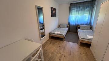 Apartamento, balcón, vistas al jardín