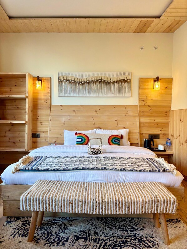 Family Room | Free WiFi - Oakridge By The Aravali Story (Dhanaulti)