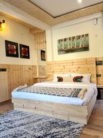 Family Room | Free WiFi