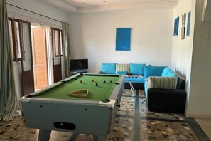 Game room - Villa with Panoramic Sea & City Views - Steps from the Beach (Saïdia)
