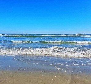 Unclassified image, 3 of 13, button - Cozy 1-bedroom apartment in serene Năvodari with AC, near beach, seaview (Năvodari)