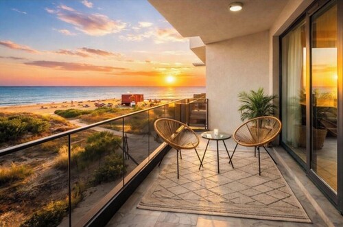 Cozy 1-bedroom apartment in serene Năvodari with AC, near beach, seaview