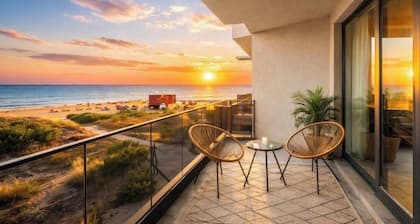 Cozy 1-bedroom apartment in serene Năvodari with AC, near beach, seaview