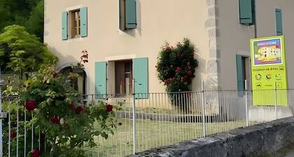 La Bastide Des Monge - Gîte Maëlle: Mountain View, Wi-Fi, Air Conditioning