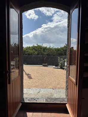 Nicht klassifiziertes Bild, 2 von 18, Schaltfläche