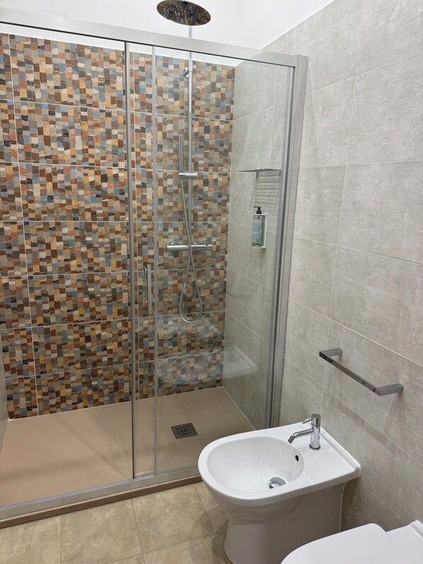 Nicht klassifiziertes Bild, 1 von 18, Schaltfläche