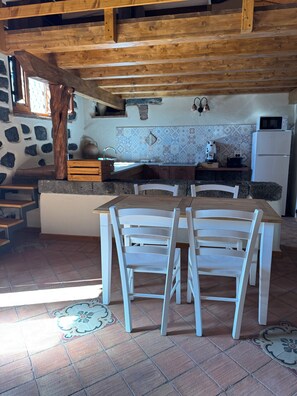 Dining - Home and Choirs Tina (Sicilia)