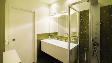 Appartement, balcon, vue ville | Salle de bain