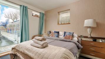 3 bedrooms, free WiFi, bed sheets