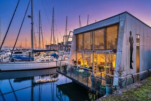 Marina - The Houseboat, Liverpool Marina (Liverpool)