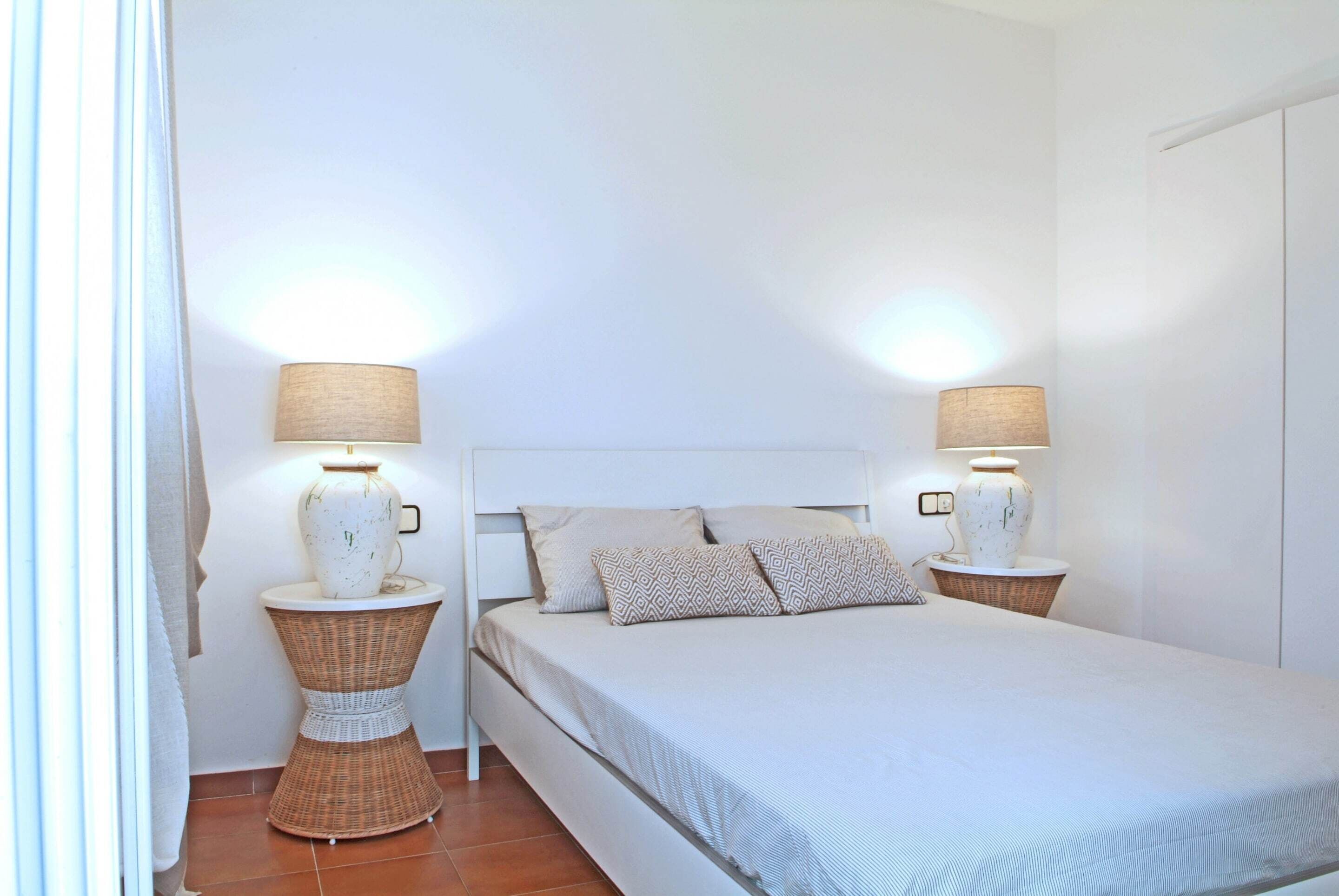 4 bedrooms, iron/ironing board