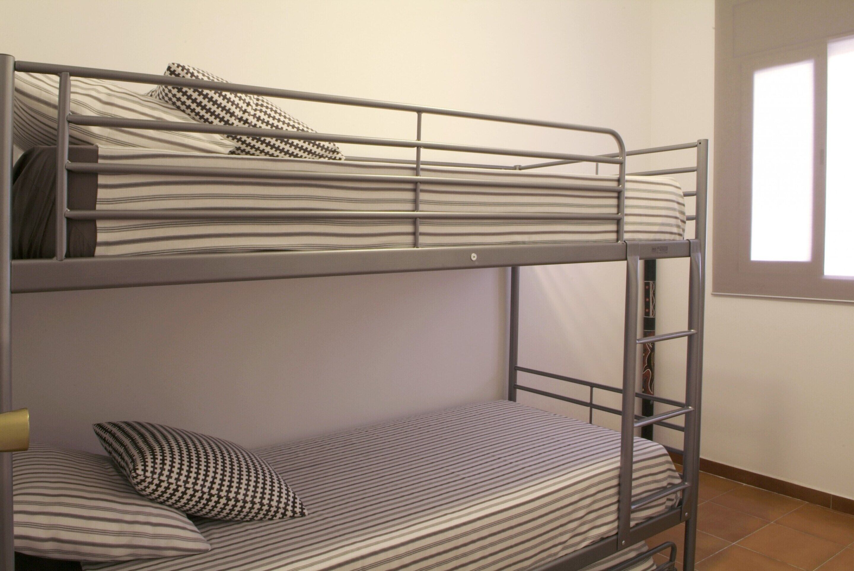 Rumah | 4 kamar tidur dan setrika/meja setrika