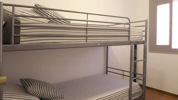 Rumah | 4 kamar tidur dan setrika/meja setrika