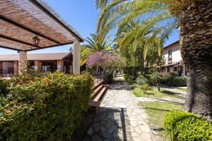 Property grounds - Villaggio la Tonnara Apartment 56 with Shared Pool, Wi-Fi, and Air Conditioning (Oliveri)