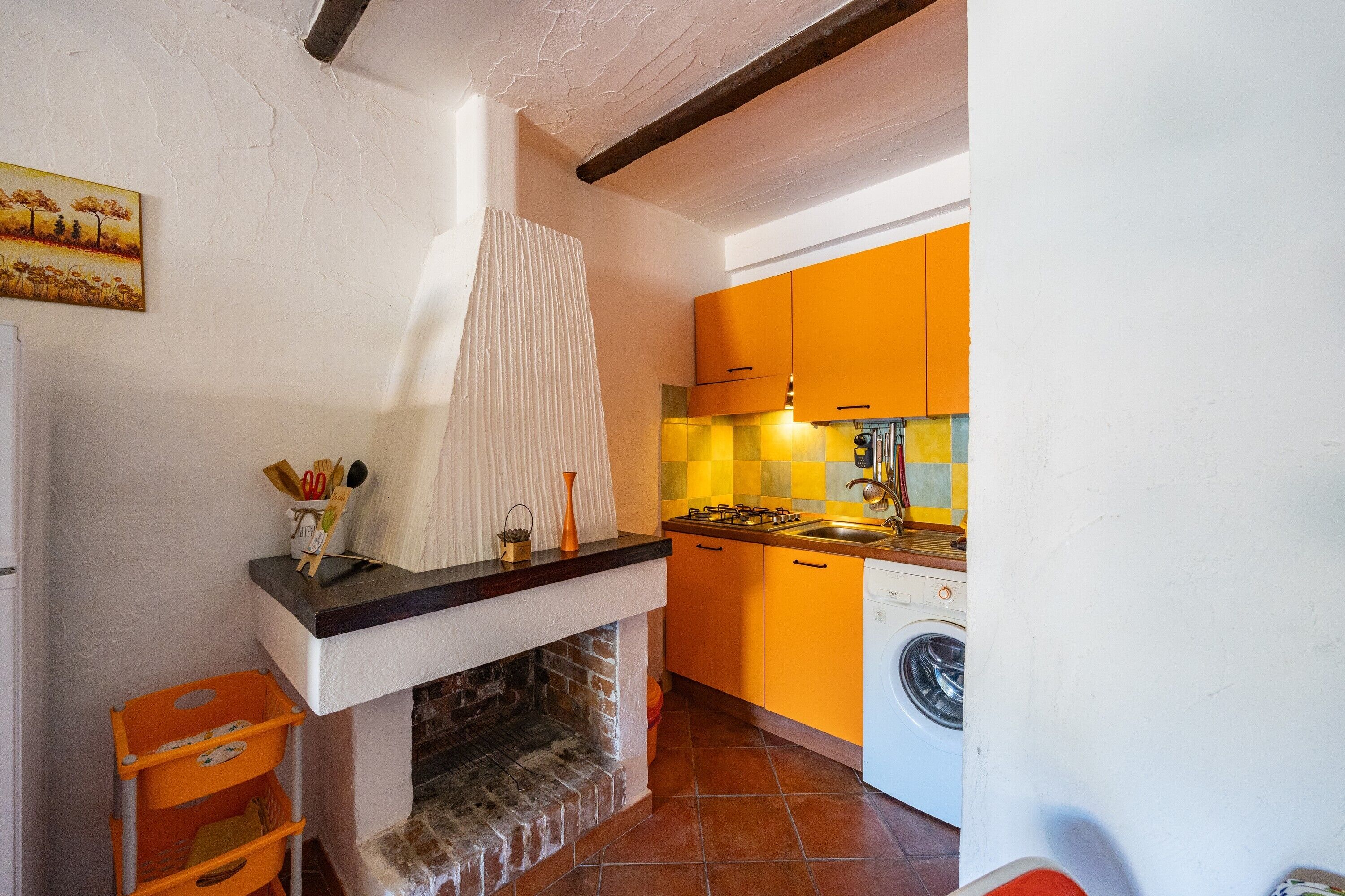 Frigorifero, forno, piano cottura, macchina per tè/caffè