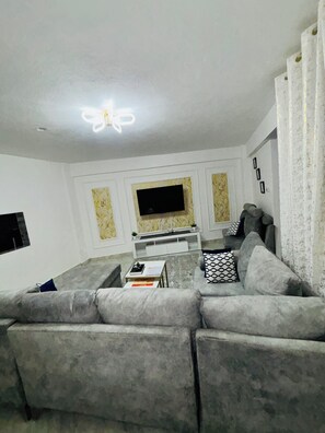 Unclassified image, 4 of 6, button - Charming 1-bedroom apartment in vibrant Nanyuki perfect for getaway (Nanyuki)