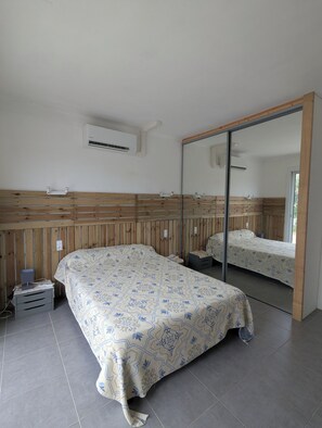 3 chambres, fer et planche à repasser, draps fournis