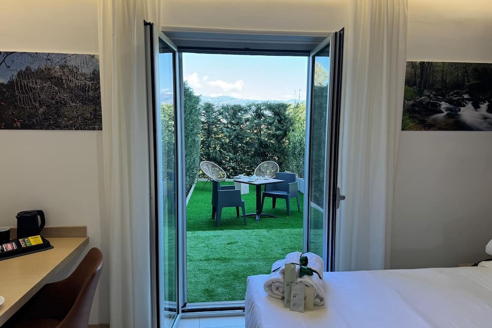 Floris Hotel