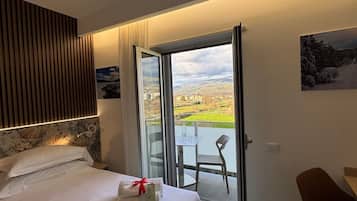 Chambre Deluxe Double ou avec lits jumeaux, balcon | Vue de la chambre