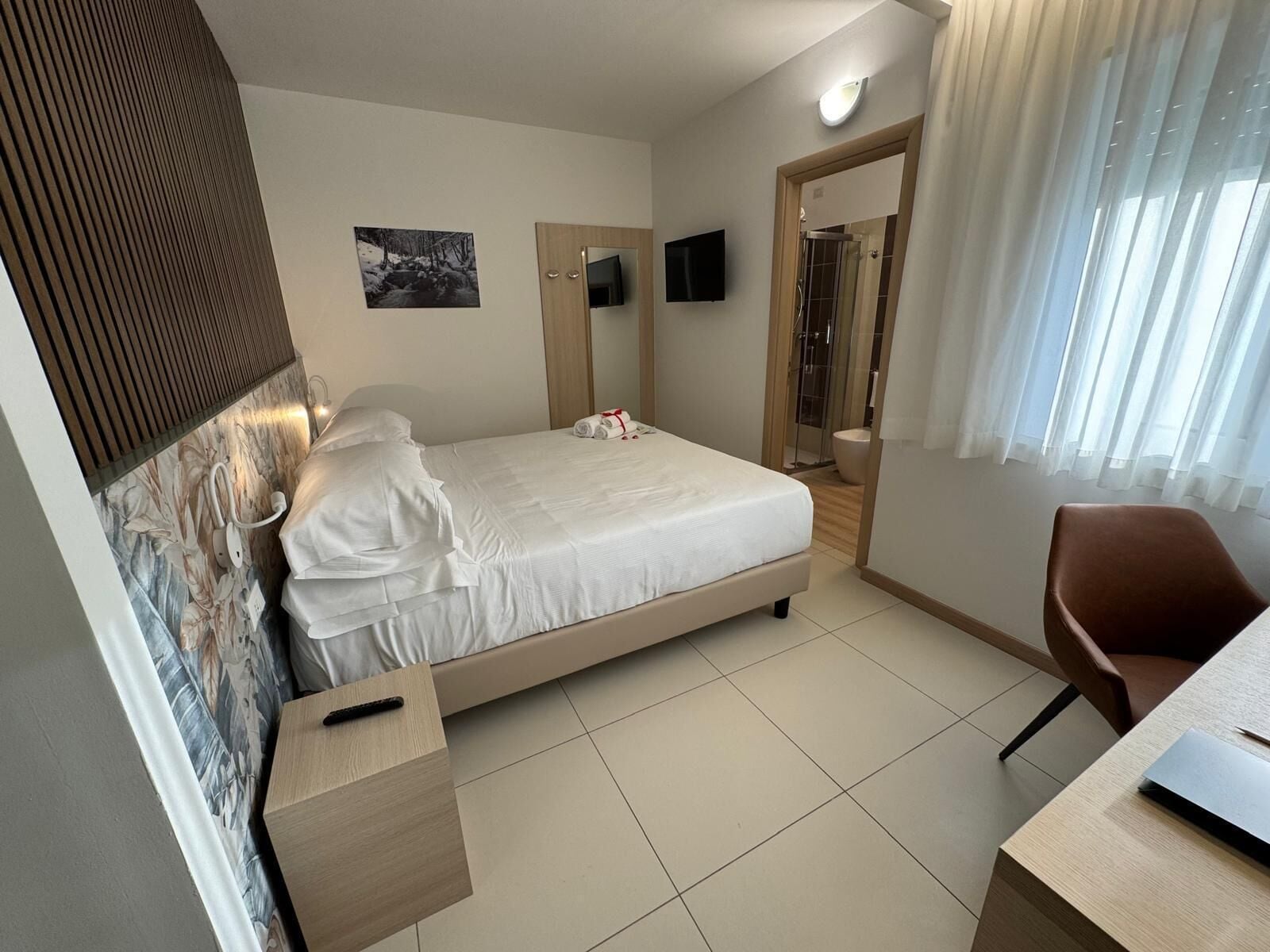 Standard Double or Twin Room | In-room safe, desk, laptop workspace, iron/ironing board