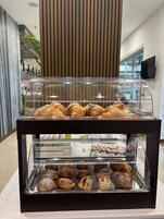 Se ofrece un desayuno bufé todos los días (por un coste adicional)