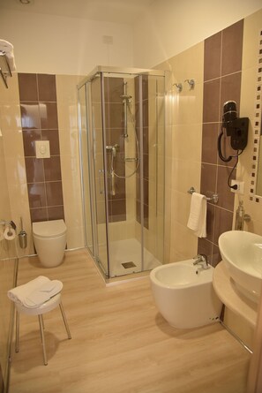 Habitación Deluxe con 1 cama doble o 2 individuales, balcón