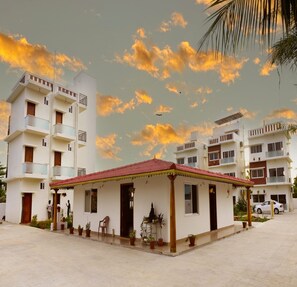 Exterior - Gold Mountain Wellness Resort (Tiruvannamalai)