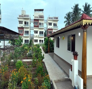 Unclassified image, 5 of 26, button - Gold Mountain Wellness Resort (Tiruvannamalai)