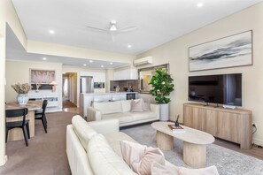 TV - Experience the perfect blend of urban convenience and natural beauty in this spacious, light-filled 3-bedroom apartment. Situated on the doorstep of Kings Park and the Swan River, this home offers a tranquil retreat right in the heart of Perth. (Perth)
