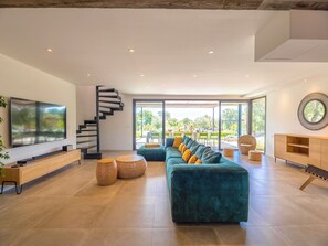 スマートテレビ、卓球台