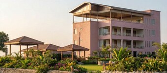 Saapna Resort & Boat Club