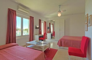 Chambre Quadruple Familiale, balcon, vue mer