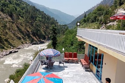 尼勒姆停靠点宾馆  