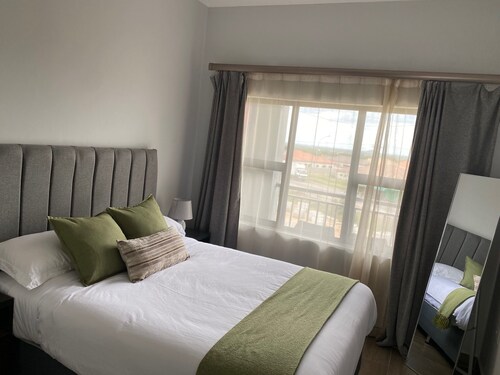 Prime & Secure Sarona City Apartment