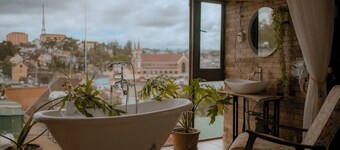 Beautiful 2-bedroom chalet in pleasant Tp. Đà Lạt getaway